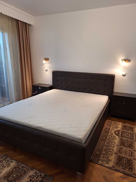 Inchiriere Apartament 4 camere, zona Strand 1 (zona liceul O. Ghibu)