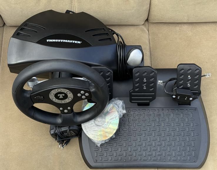 Vand volan thrustmaster