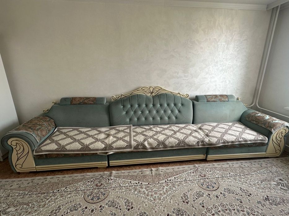 Диван длинный отличная