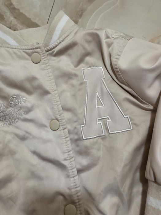 Geacă Zara mărimea 98-104 cm impecabilă culoarea crem