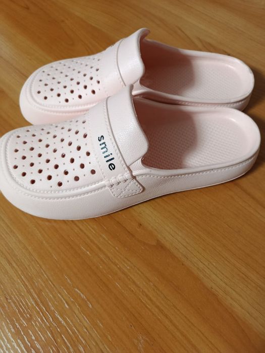 Продам женскую обувь