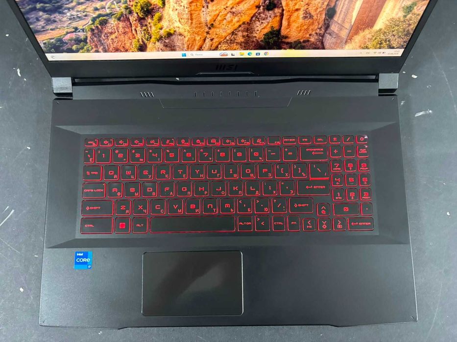 Ноутбук MSI i7/16озу/512гб очень мощный ноут
