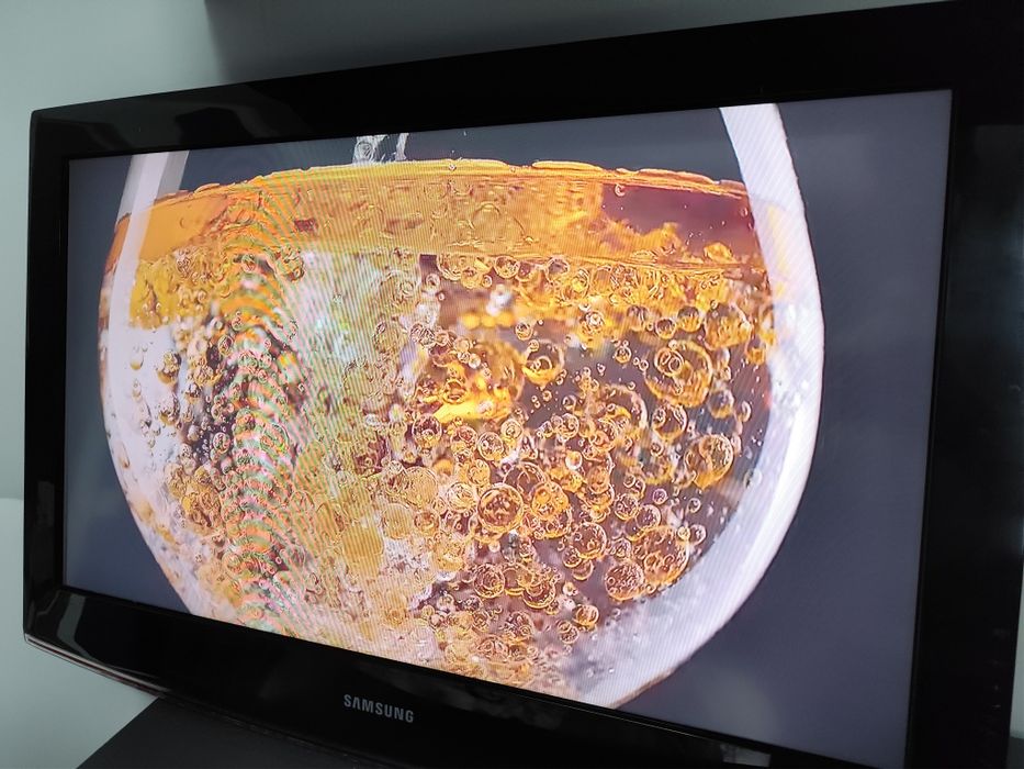 Продаю телевизор 25 000 тг (торг есть)