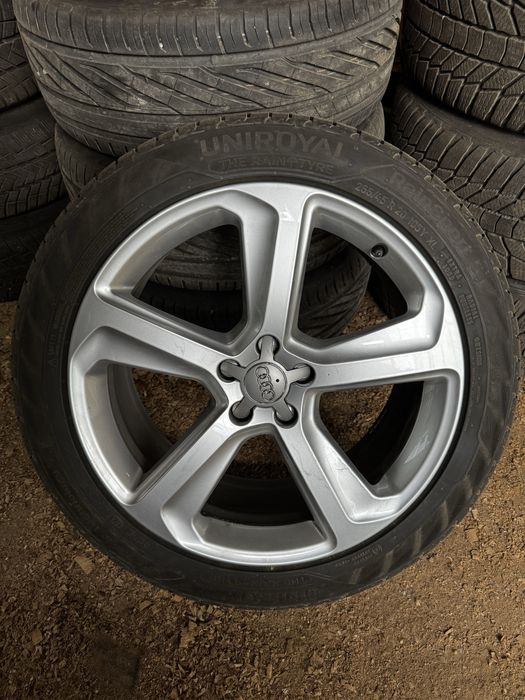 Джанти и гуми Uniroyal за Ауди Q5