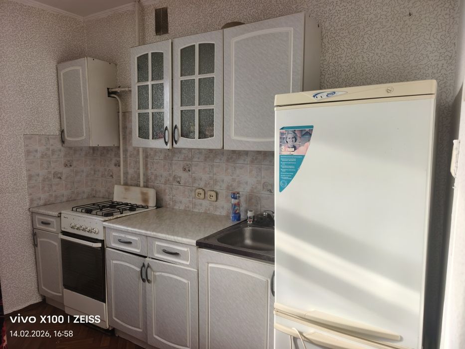 Сдам 2 комнатную квартиру .