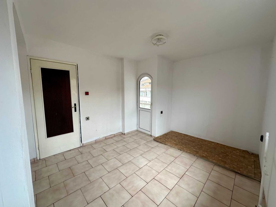 Продава се Двустаен апартамент в Бургас, Лазур - 42 кв.м за 1203 €/кв.м - Снимка #4