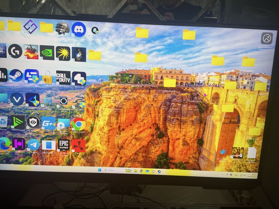 Игровой Монитор Samsung Odyssey g4 27” IPS , G-Sync 240 герц