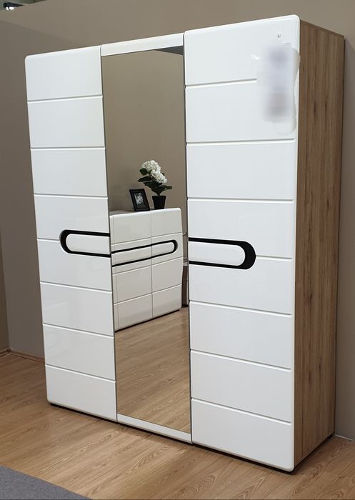 Dulap 3 usi Dulap 2  usi