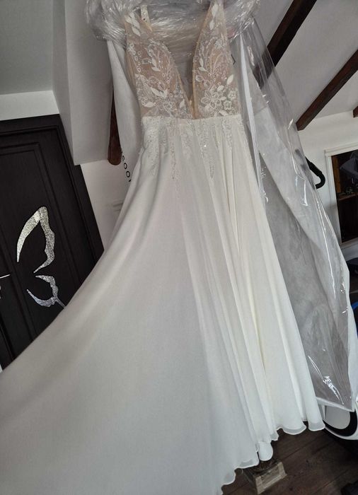 Vand rochie de mireasa