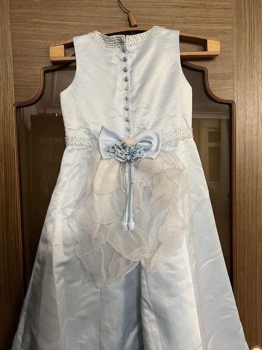 Платья вечерние