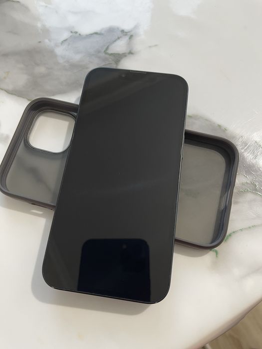 Продам айфон 13