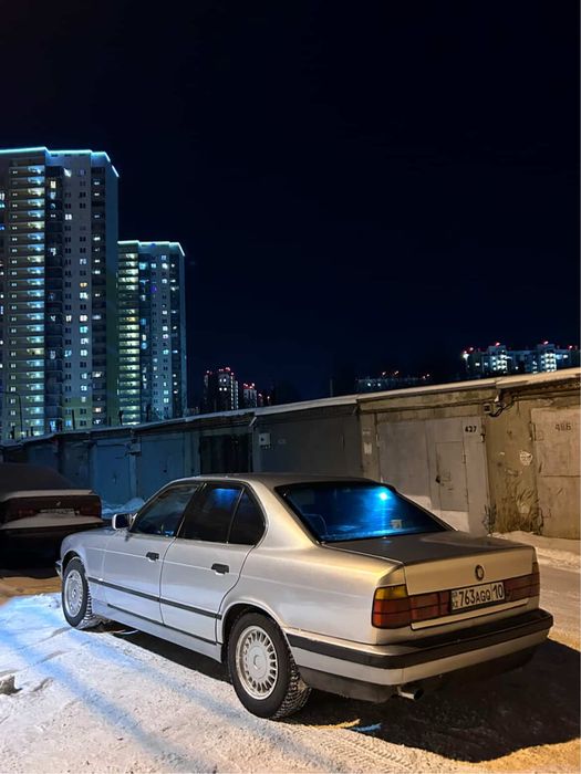 Продам BMW E34 520I