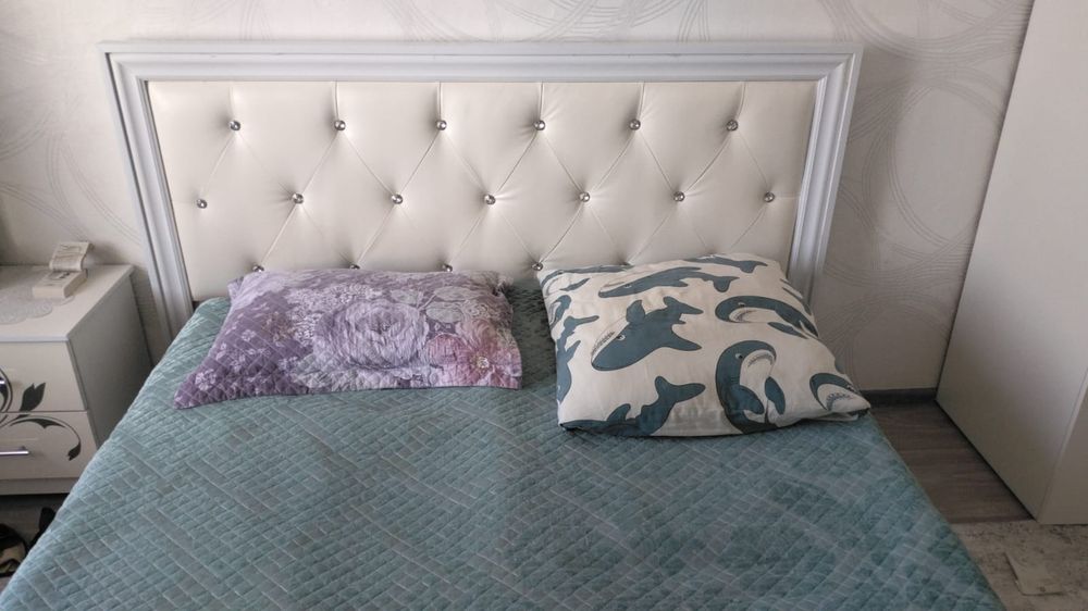 Кровать сатылады 160×200