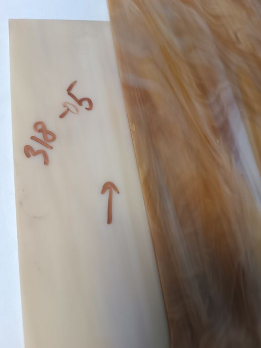 Цветное стекло остатки