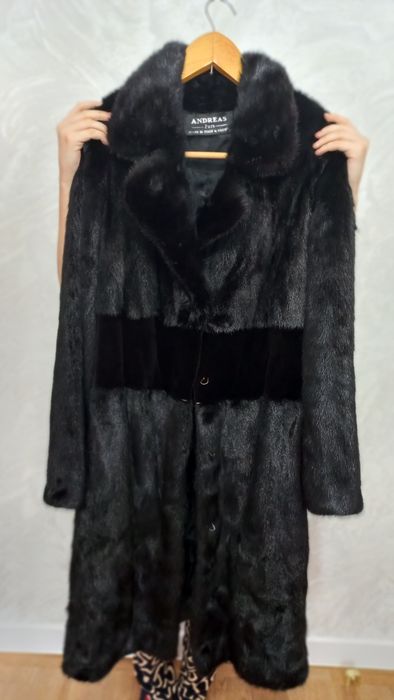 Продаётся норковая шуба!