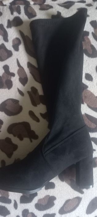 Vând cizme elegante