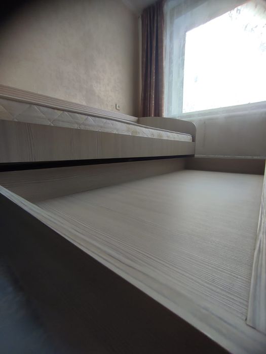 Продам односпальную кровать