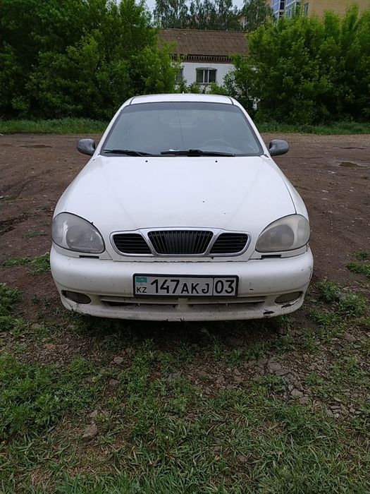 Автомобиль Дэо Ланос