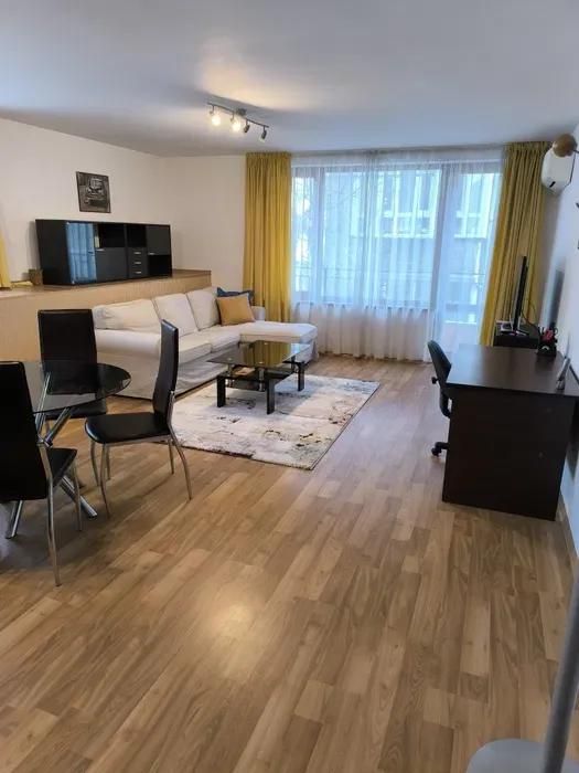 Дава се под наем Двустаен апартамент в Варна, Център - 70 кв.м за 498.27 € - Снимка #1
