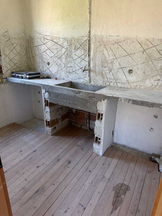 Продава къща с.Забърдо