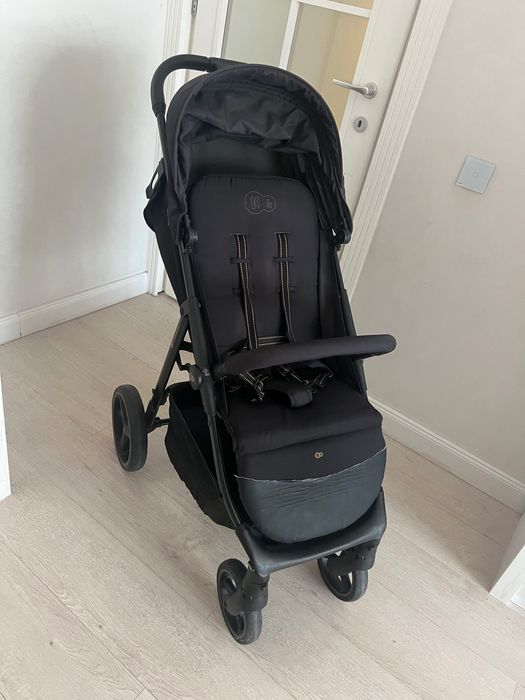 Vând cărucior KinderKraft TRIG 3, cu pliere automată și spătar reglabil