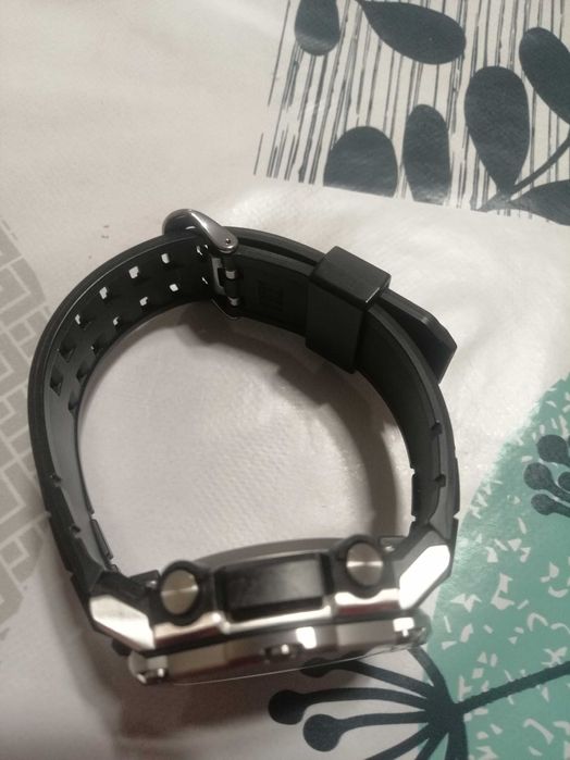 Casio G - shock b300 с гаранция