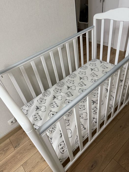 Манеж кровать на маятнике