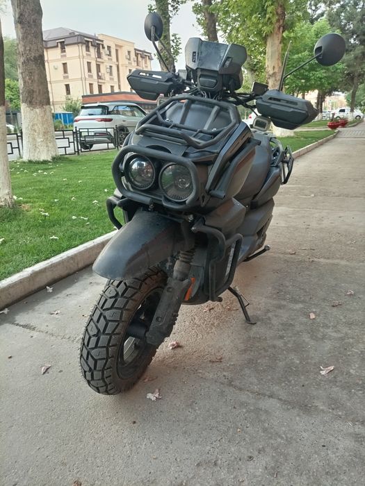 Tank GST skuter sotiladi