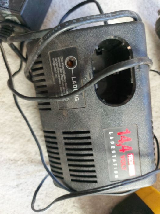 Bormasina cu acumulator și geanta makita