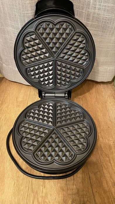 Гофретник 1300 W