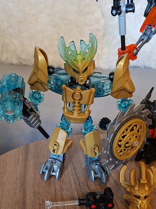 Lego Bionicle Mask Maker vs Skull Grinder 70795 Set