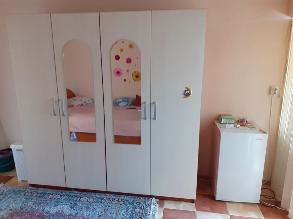 Închiriez garsoniera