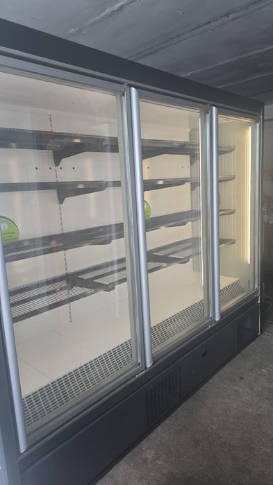 Vitrina bauturi/ lactate