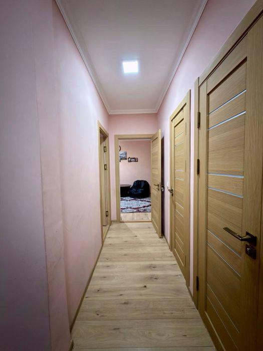 Собственник. 2х комнтаная, продаётся.