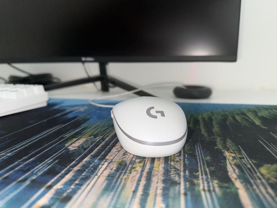 Logitech g102 в хорошем состоянии оригинал