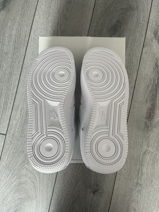 Airforce 1 albi, full box , sireturi de schimb, marimi 36-44