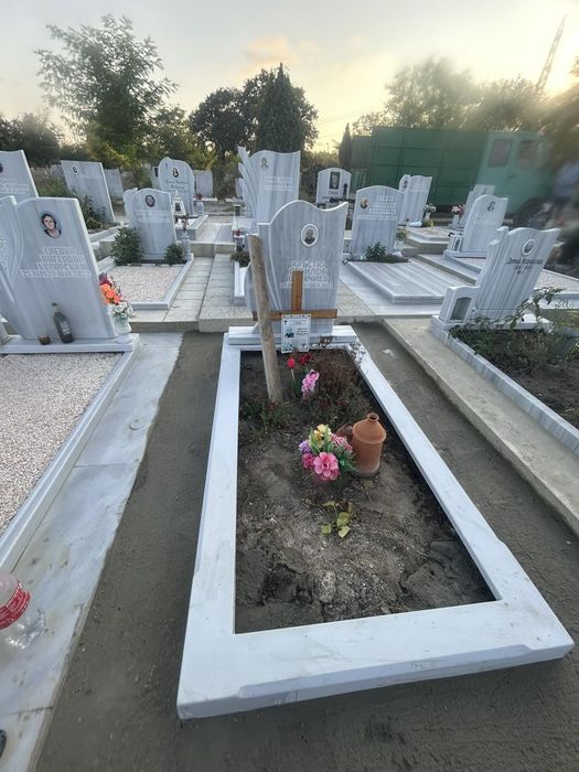 Изработка на надгробни паметници от мрамор и гранит реставрация монтаж