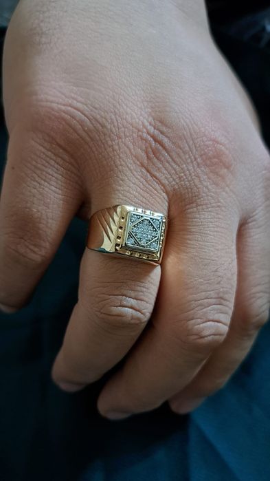 Продам золотой перстень