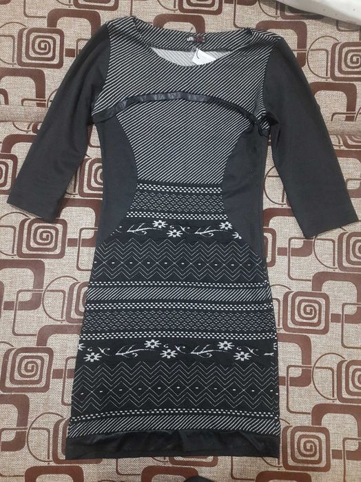 Продам женское платье (5штук)