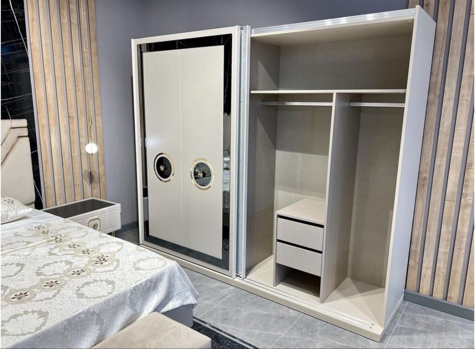 Спальный гарнитур