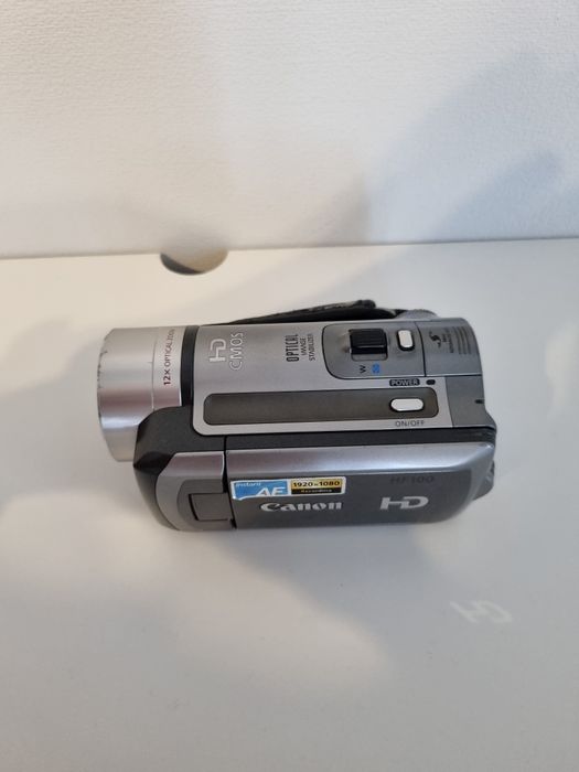 Цифровая Видеокамера Canon Vixia hf100 оригинал