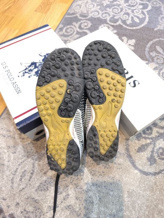 футбольные бутсы