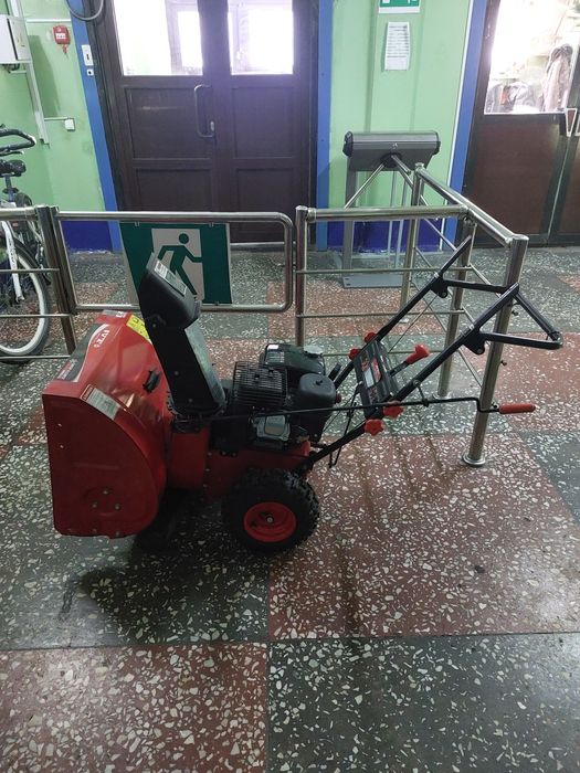 Снегоубощик бензиновый