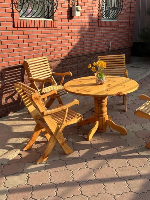 Продам!!!  Стол,стулья