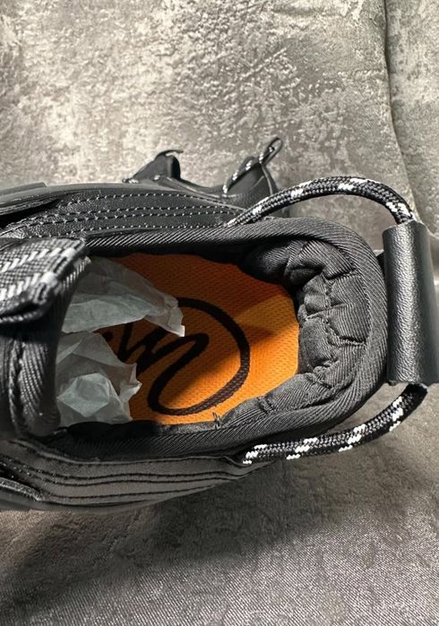 Versace chain reaction