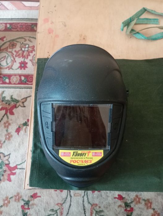 Каска для сварки