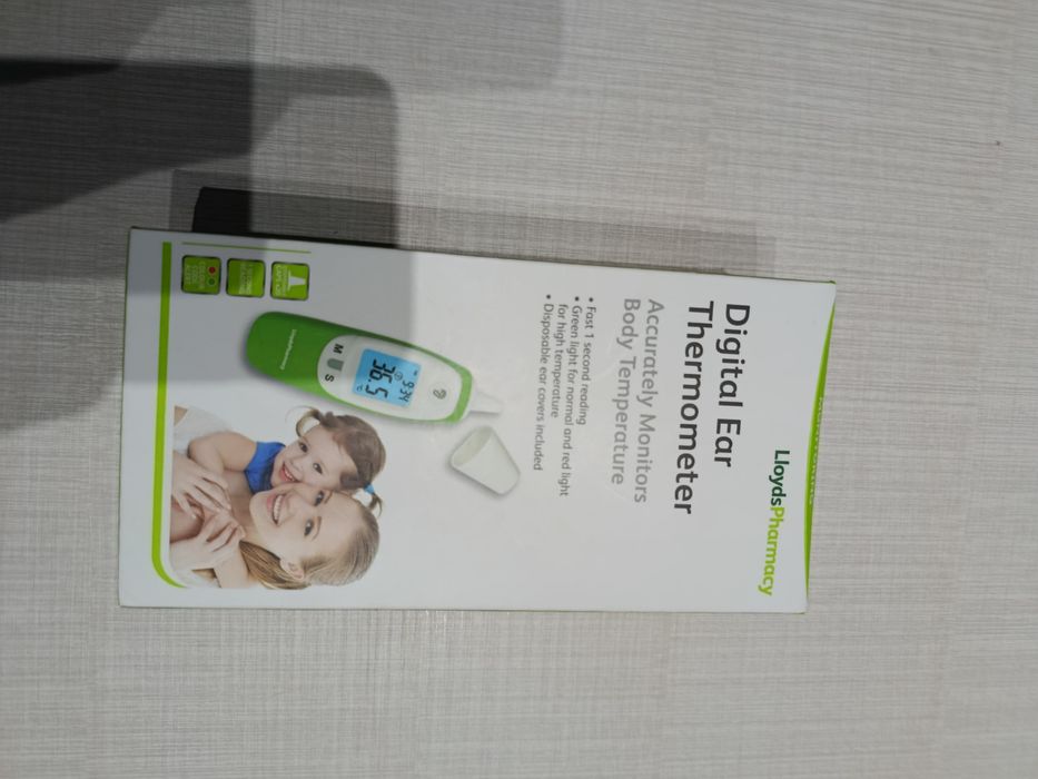 Termometrul digital de ureche LloydsPharmacy