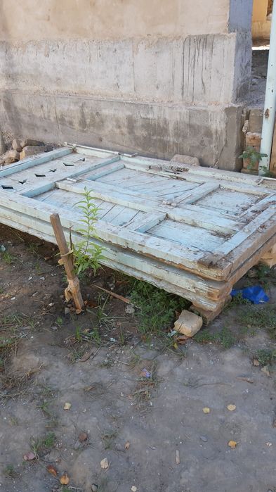 Eshik taxta sotiladi