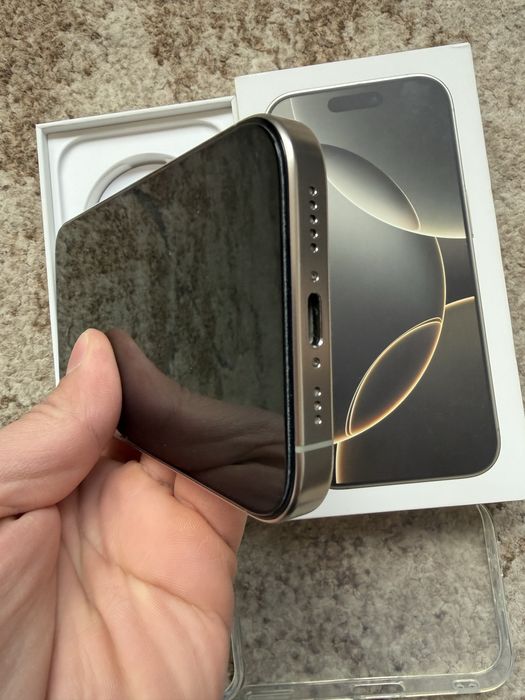 iPhone 16 Pro full box, ca nou, folie si skin protectie