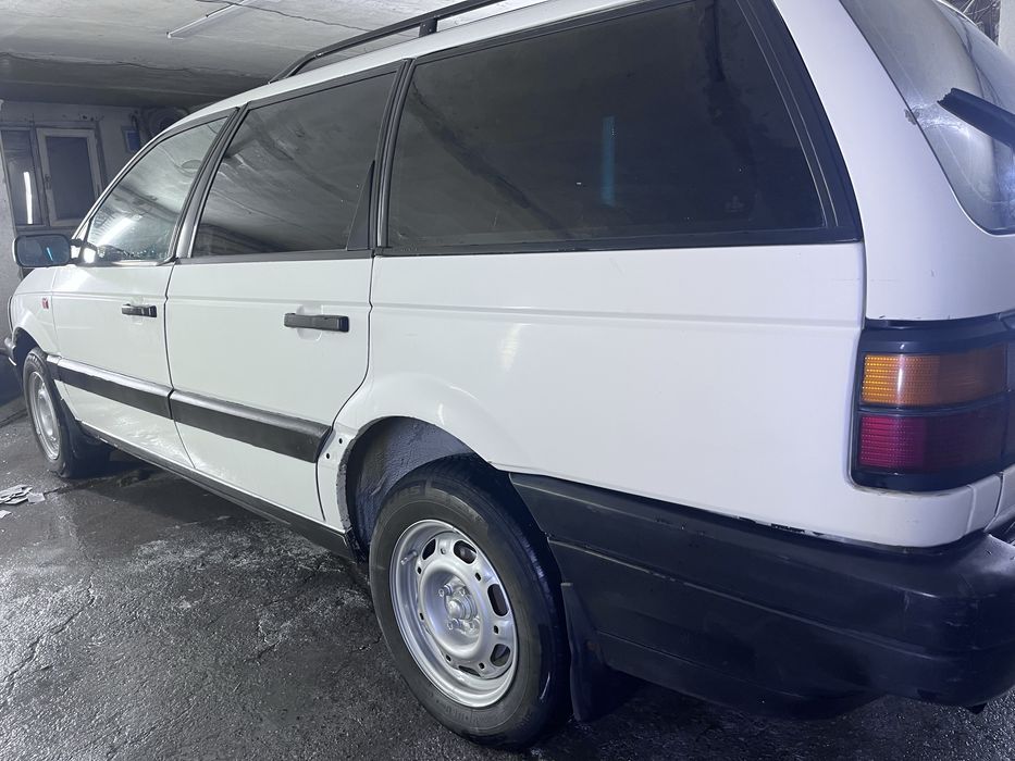 Пассат 1.8 универсал